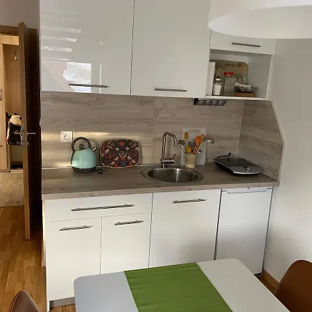 Apartman Simona شقة ياهورينا