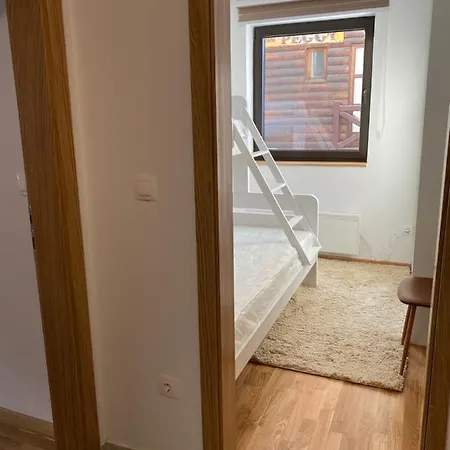 Apartman Simona * ياهورينا