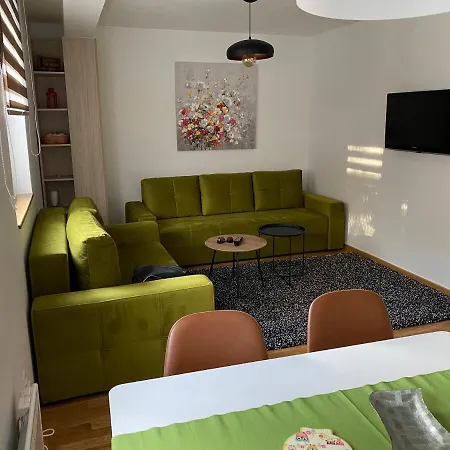 Apartman Simona شقة *