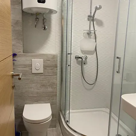 Apartman Simona * ياهورينا